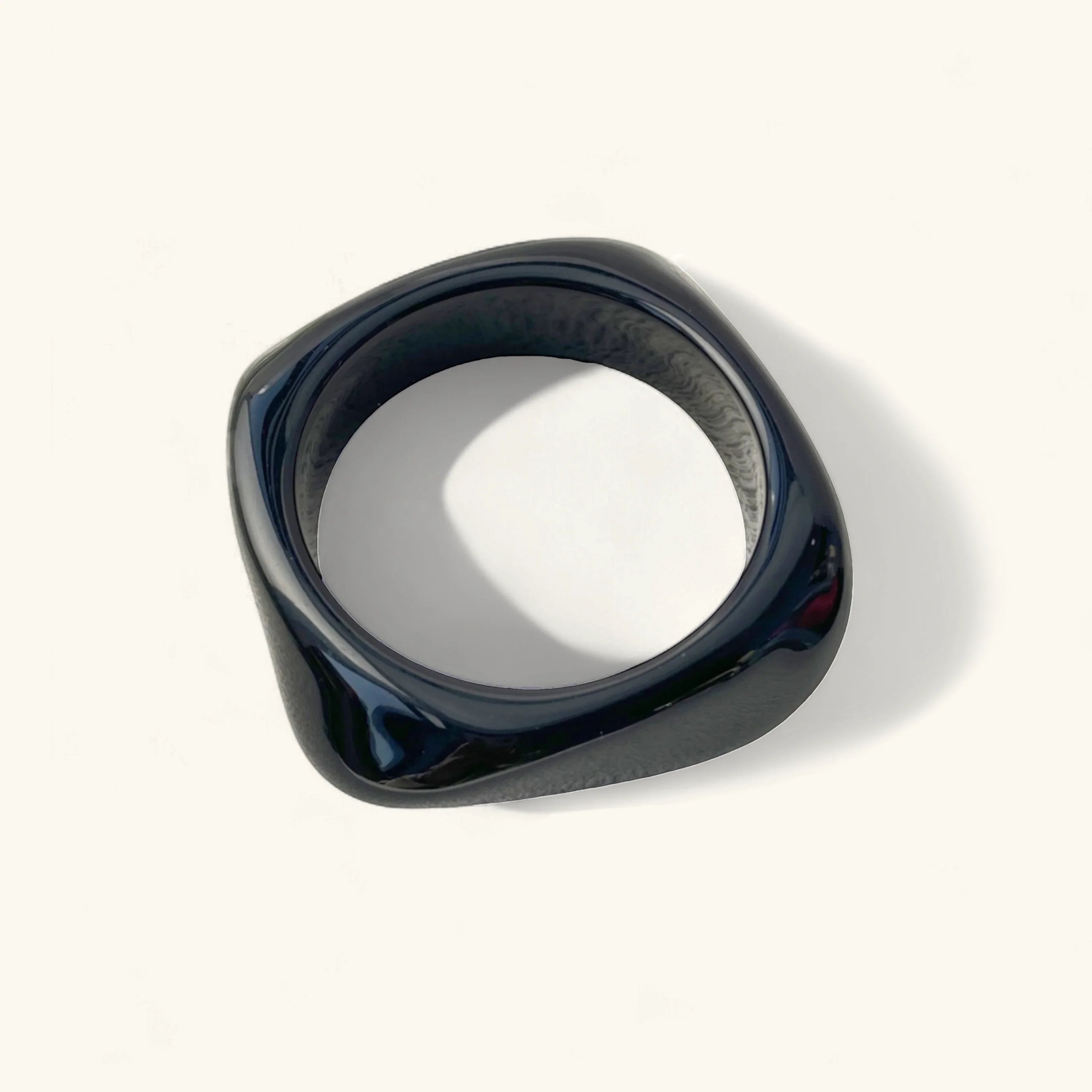 Civiara Acrylic Bangle