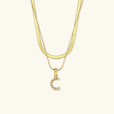 Collier Fiona à plusieurs rangs en or avec initiale