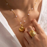 Χρυσό δαχτυλίδι Aloha με κοχύλια